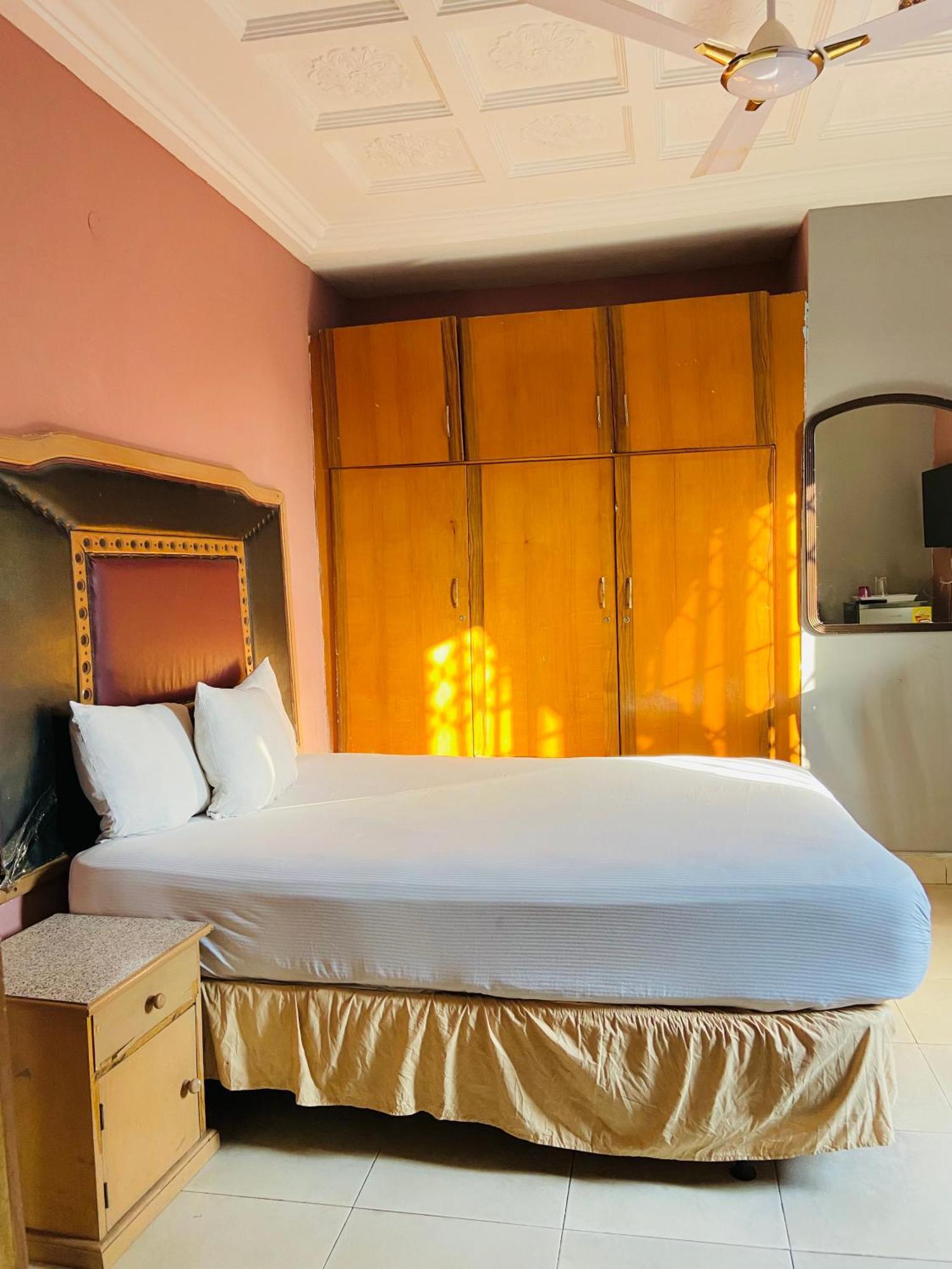 Heaven Gate Hotel Accra Esterno foto