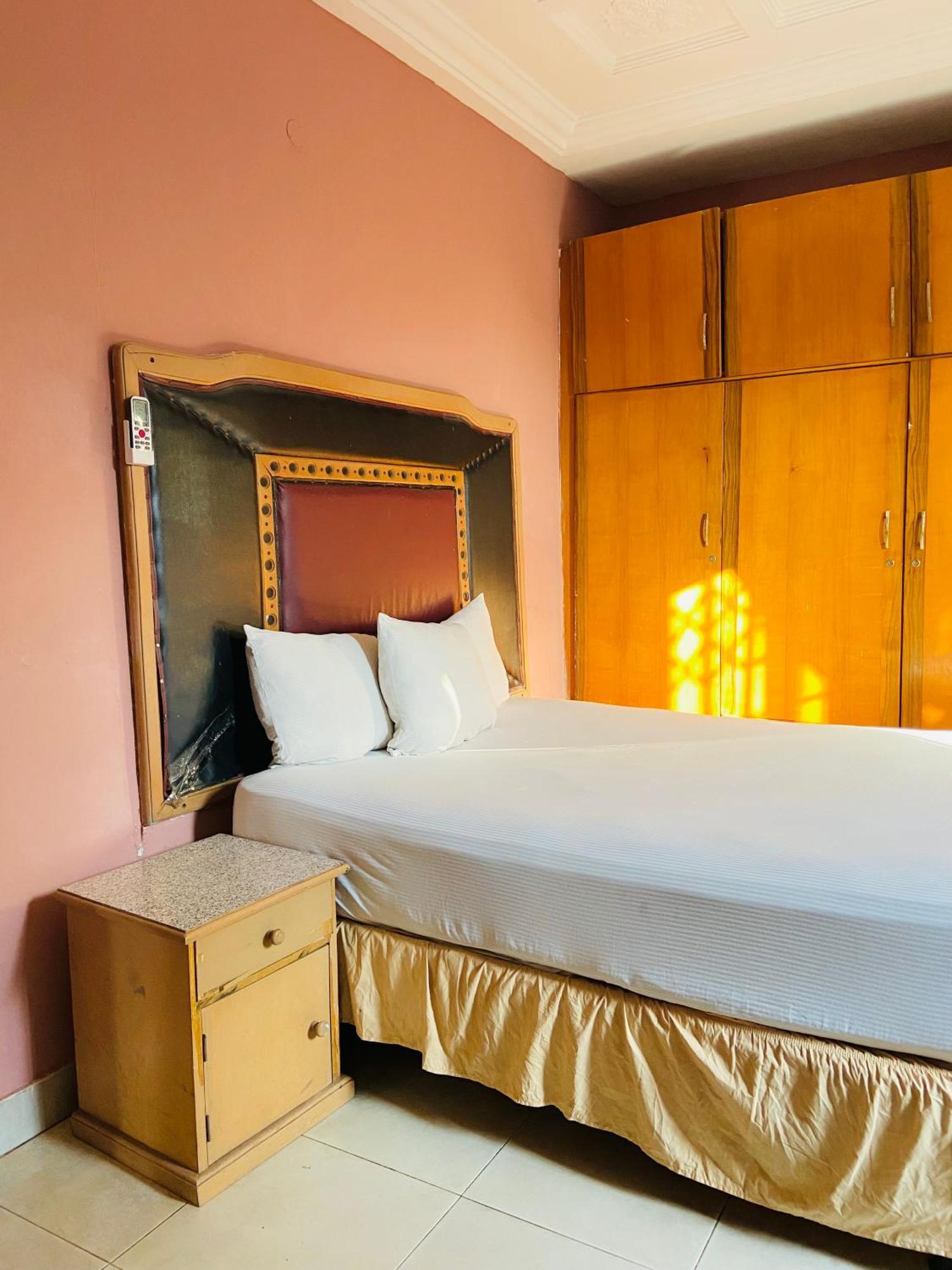 Heaven Gate Hotel Accra Esterno foto